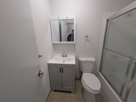 3rd image of 289 Main Ave #37