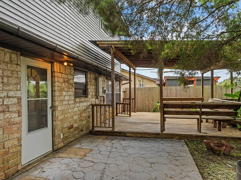 11118 Sagecountry Dr — Photo 42