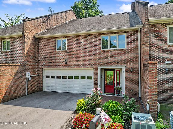 3rd image of 503 Selkirk Dr