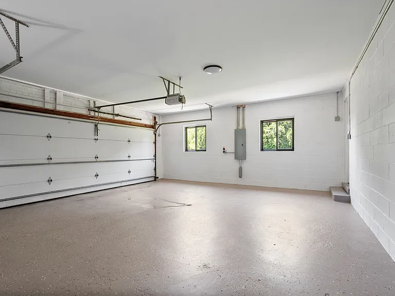 6600 N Kenton Ave — Photo 27