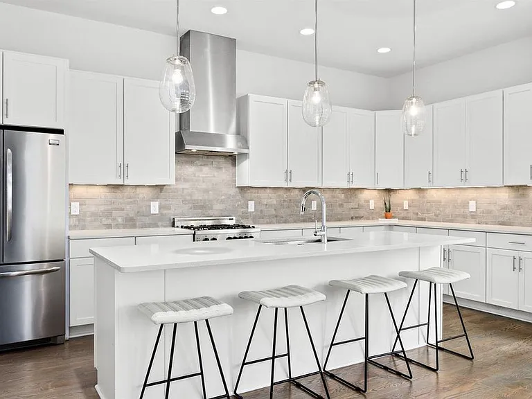 902 Archer St — Photo 12