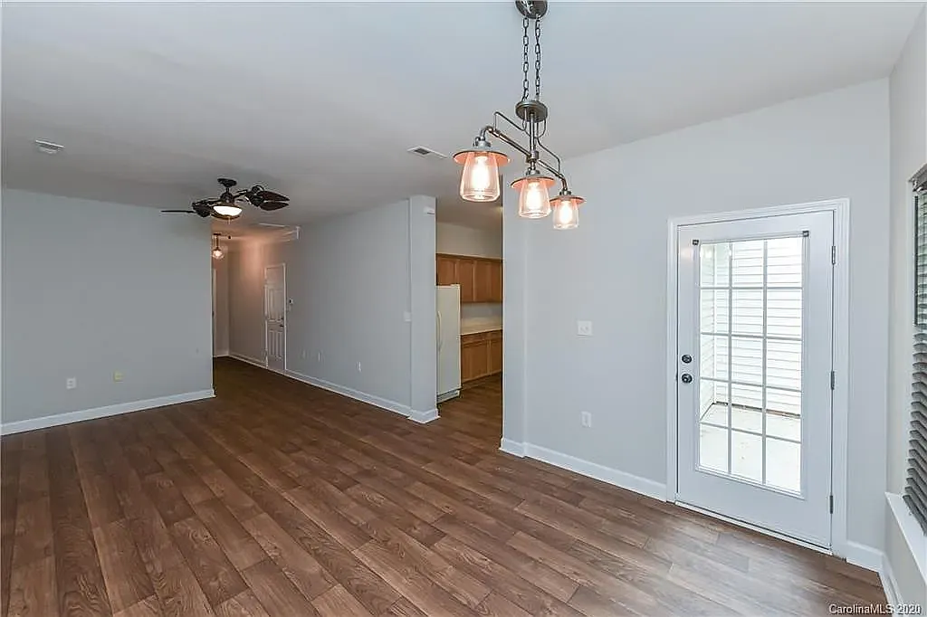 2 bed, 1260 sqft, $1,895 — Photo 2