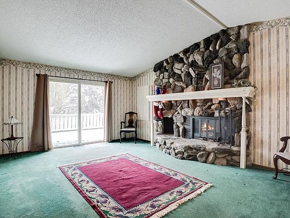 2nd image of 1351 Blueberry Ct