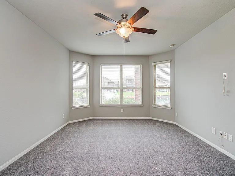24331 Kee Cresta Ct — Photo 21