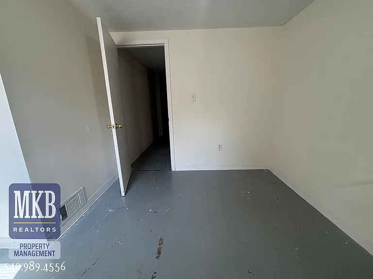 4706 Casper Dr NE — Photo 28
