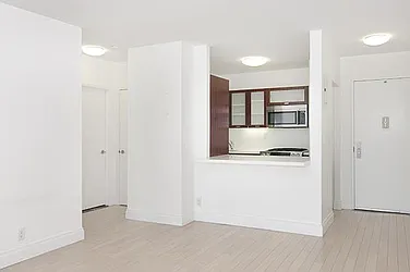 Rented by R New York