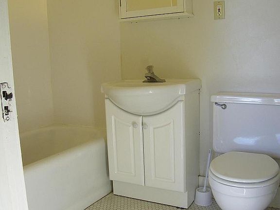 5th image of 536 North Ave #15
