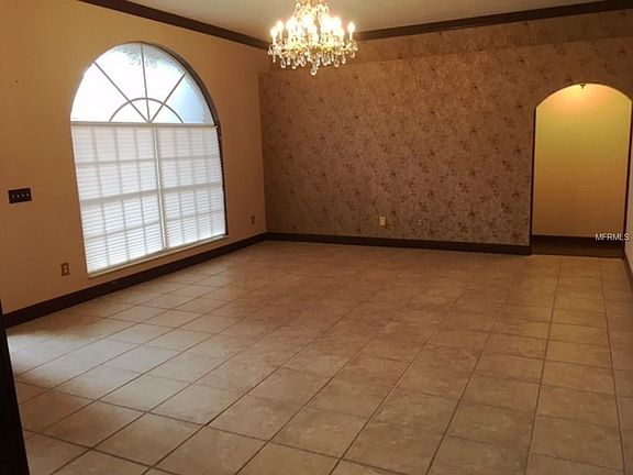 5th image of 205 Cedarwood Ct
