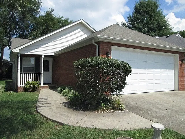 Cozy 3 Bedroom, 2 Bath Home in Saddlebrook — Photo 1