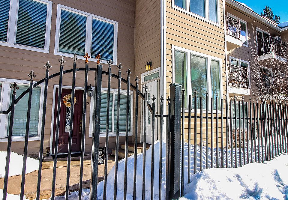 1st image of 215 S Chestnut St APT 9