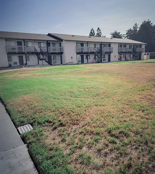 Whispering Pines Apartments — Photo 4