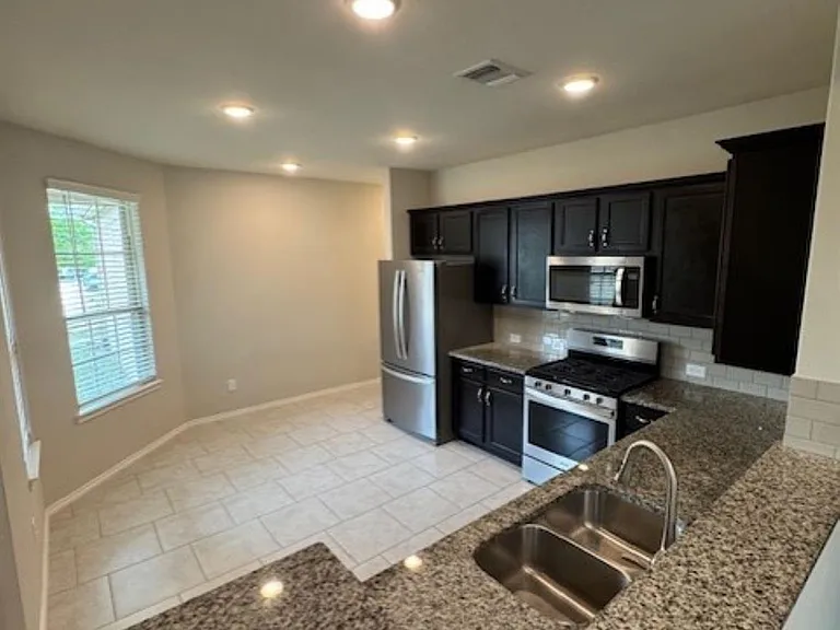 3218 Chimney Swift Ln — Photo 7