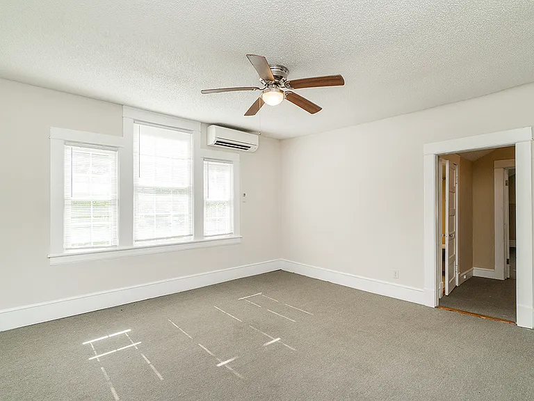 1219 Grace Ave #3 — Photo 11
