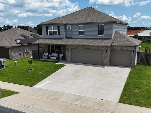 620 Woodcreek Loop, Lowell, AR 72745