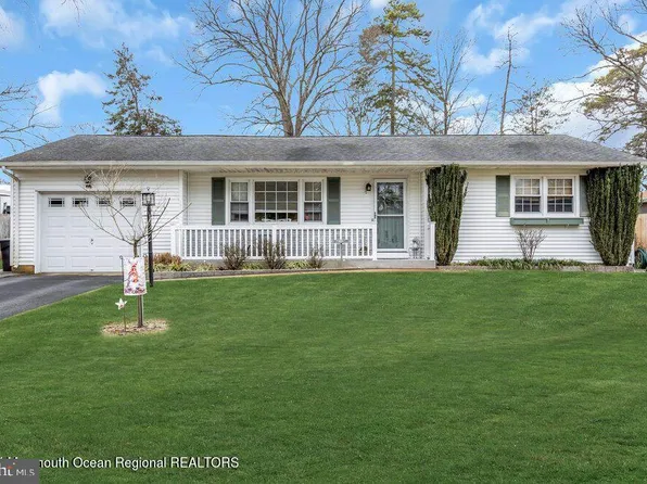 328 Riviera Dr, Forked River, NJ 08731