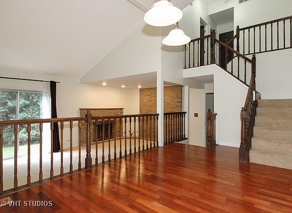 5th image of 626 Claridge Cir