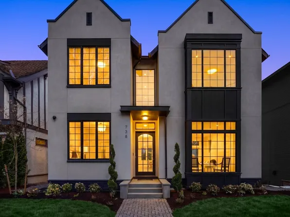 738 22nd Avenue E, Seattle, WA 98112