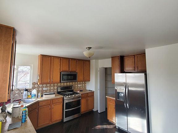 4th image of 152 E Meadow Dr