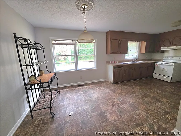 434 Homestead Dr — Photo 4