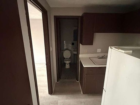 5th image of 16818 Grovewood Ave APT 8