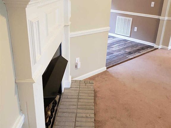 5th image of 3018 Penny Ln