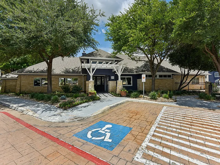 Madison Dell Ranch Apartments — Photo 50