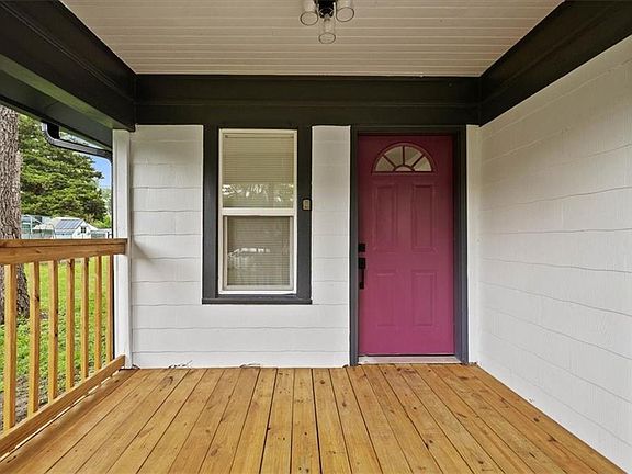 4th image of 1007 S Crisp Ave