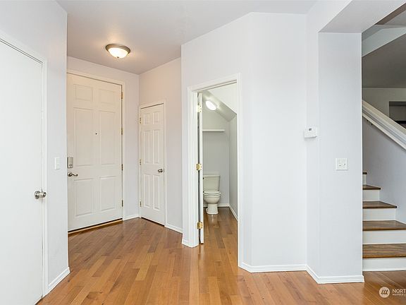 3rd image of 9813 185th Street E
