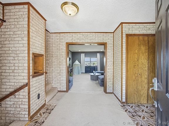 5th image of 431 E Epley Dr