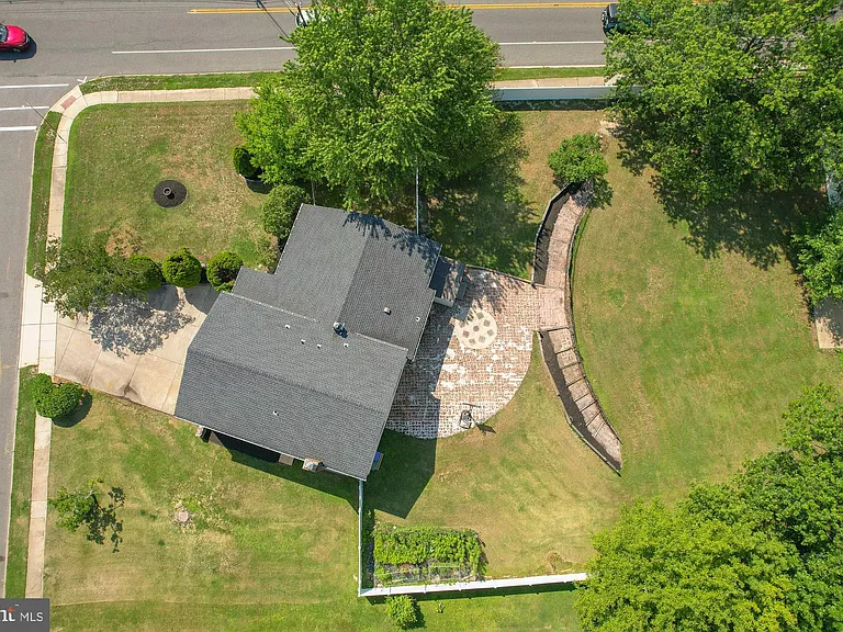 701 Crestbrook Ave — Photo 43