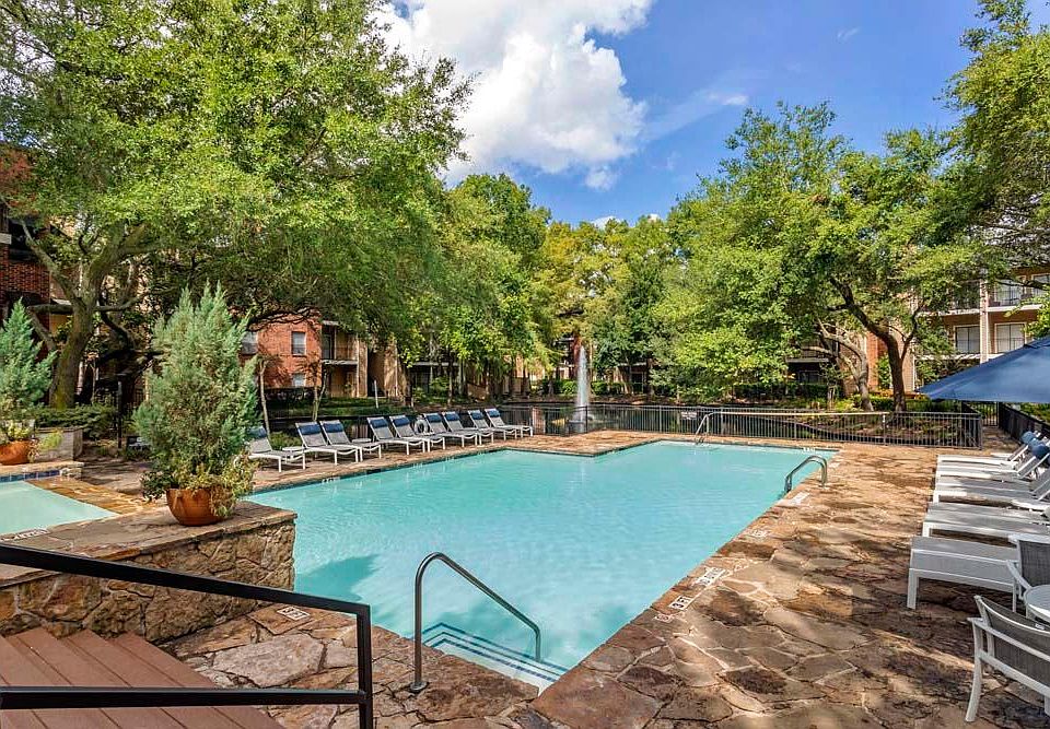 Foundations at River Crest & Lions Head Apartment Rentals Sugar Land