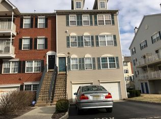 242 Matthews Dr, Newark, NJ 07103