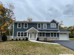 15 Emerald Rd, Kendall Park, NJ 08824