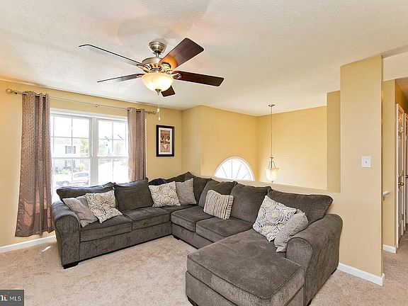 3rd image of 112 Paradise Ct