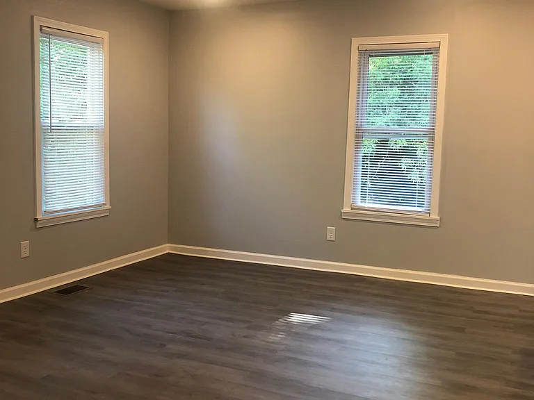 303 Oak St #2 — Photo 20