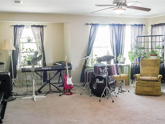 5th image of 1121 Beeblossom Dr