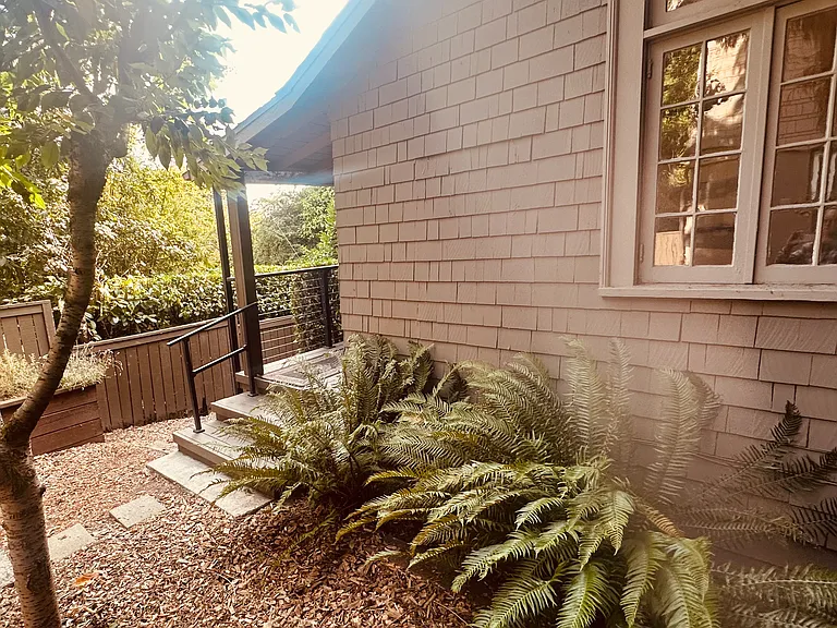 625 Lake Washington Blvd E — Photo 5