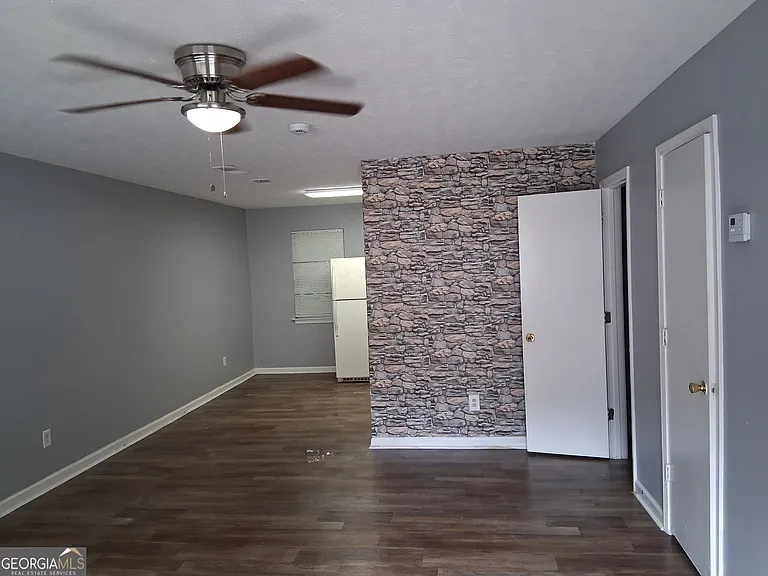 209 E Wilson St #28 — Photo 5