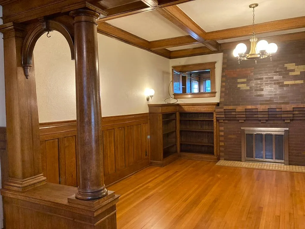2 bed, 800 sqft, $1,300 — Photo 2