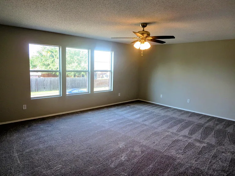2348 White Oak Dr — Photo 25