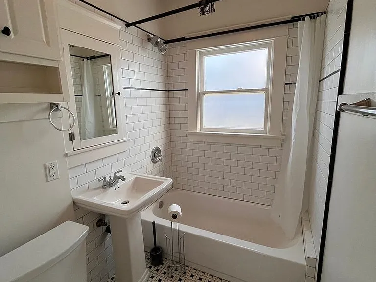 3934-3936 Goldfinch St — Photo 22
