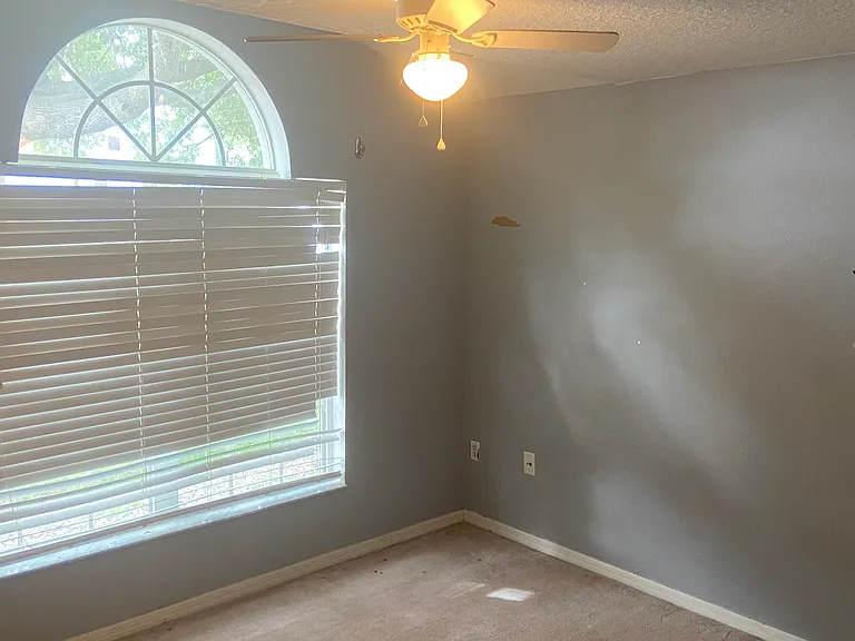 2179 Tealwood Cir — Photo 2