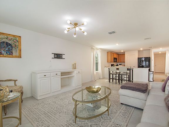 3rd image of 131 Plumcove Dr