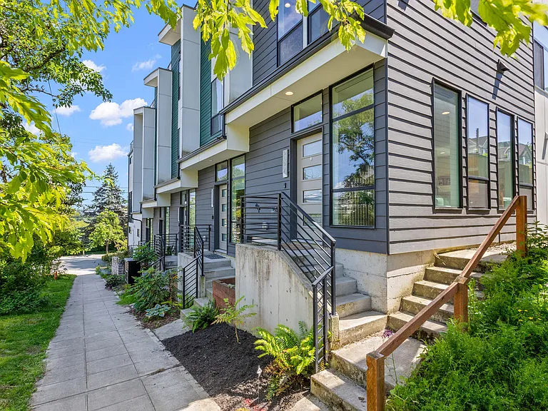 2327 E Denny Way — Photo 1