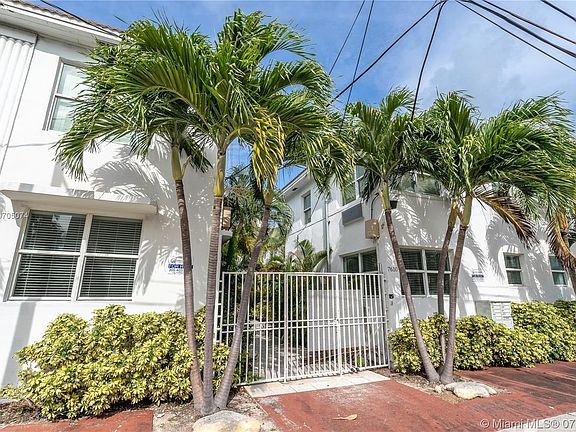 3rd image of 7610 Byron Ave APT 20A