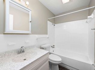 501 Shari Ln, Peculiar, MO 64078