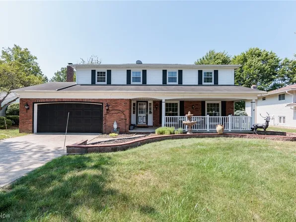 17107 Hunting Meadows Dr, Strongsville, OH 44136