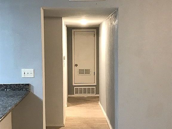 5th image of 414 Marr St