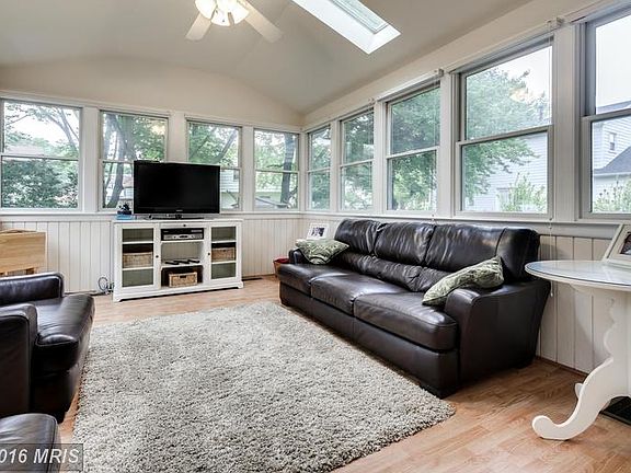 4th image of 5804 Sunderland Ct