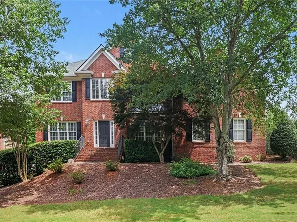 315 Summer Shade Ln, Roswell, GA 30075